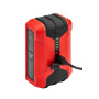 Bateria powerbank do lasera PRO AQ3DG podłączona do ładowania przez kabel USB